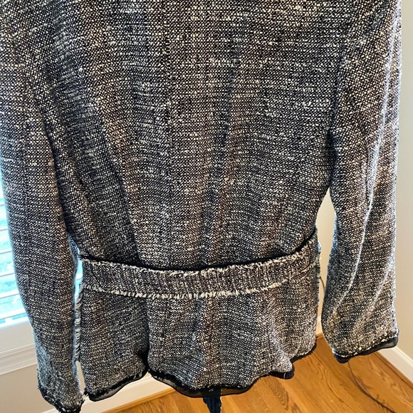 Like new Ann Taylor tweed blazer black & white size 6. Fine Italian fabric - Picture 2 of 2